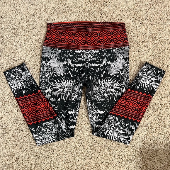 Pineapple Clothing Black and Red Print Leggings (L) - Picture 1 of 4